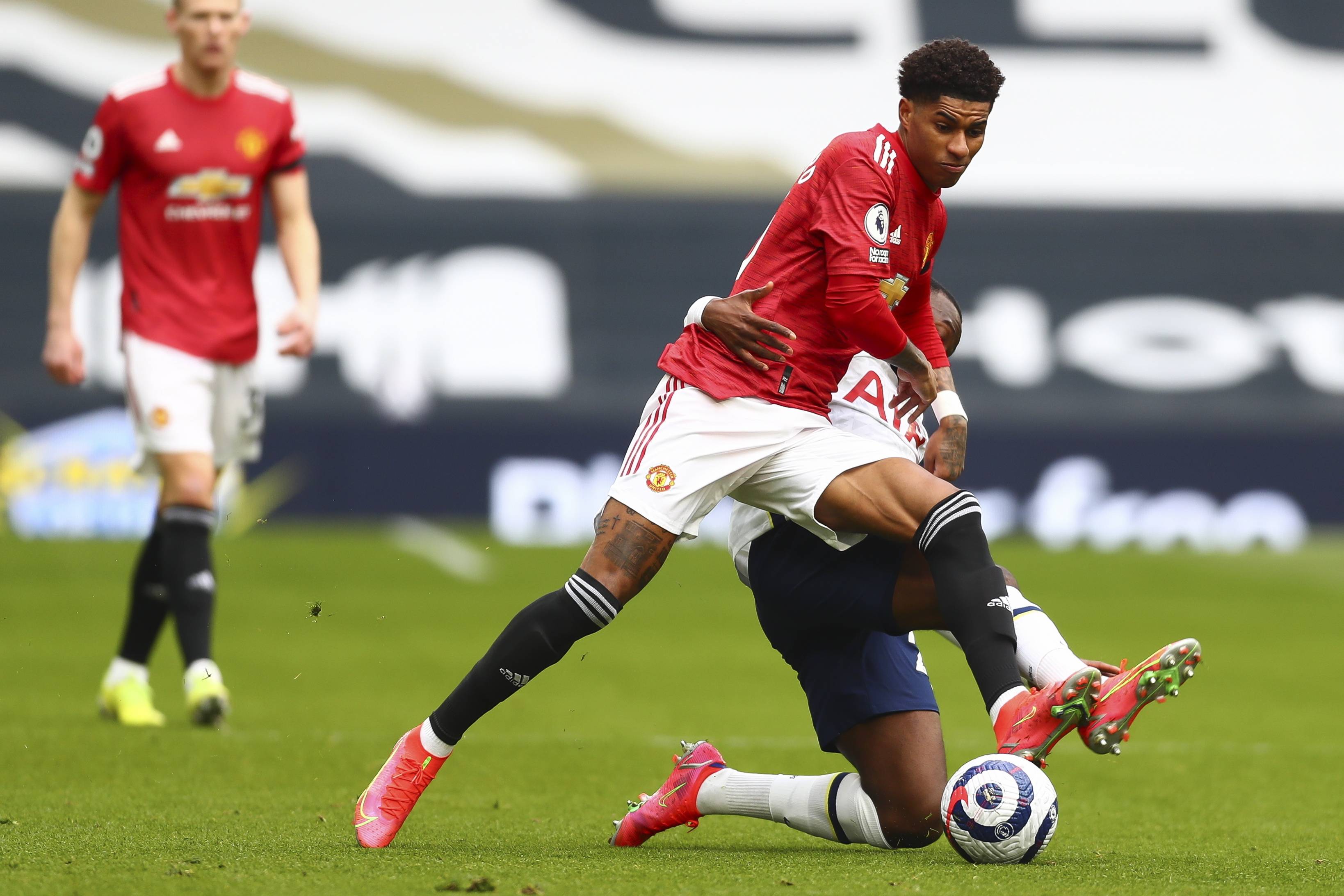 由吉布斯 由吉布斯